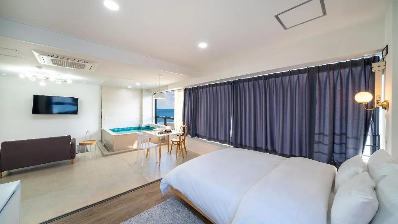 Busan Graysands 0*,