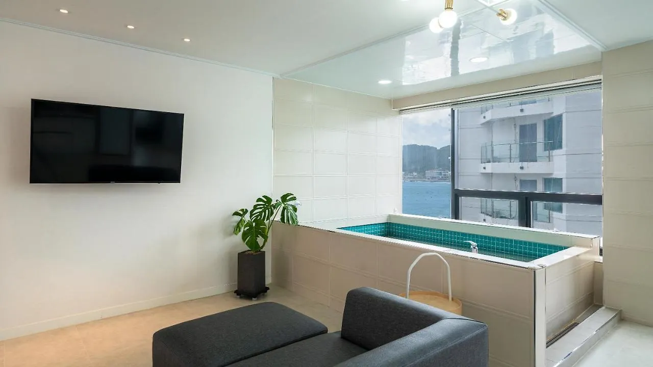 Busan Graysands