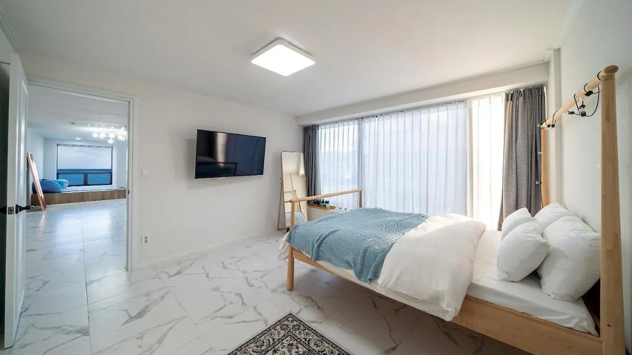 Busan Graysands Villa